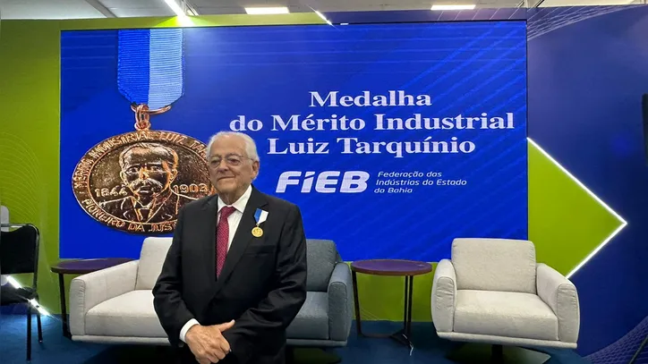 Eduardo Valente recebe Medalha do Mérito Industrial da FIEB
