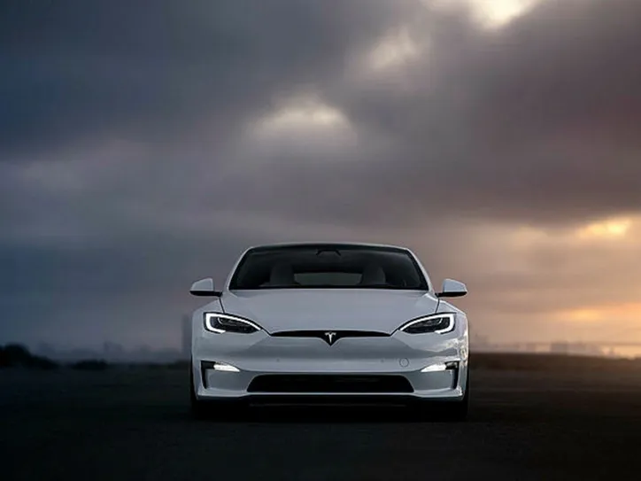Tesla é uma das mairoes empresas de carros autômos que tem como dono o bilionário Elon Musk