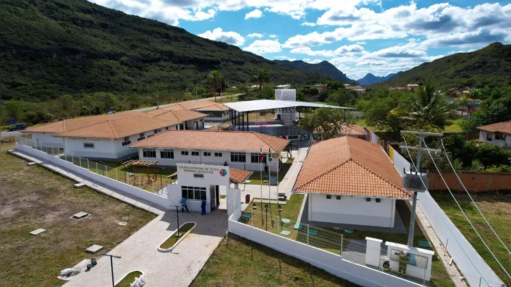 Imagem ilustrativa da imagem Governo da Bahia inaugura escola de tempo integral em Mucugê