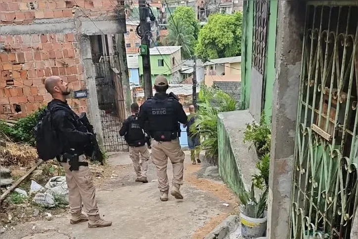 Imagem ilustrativa da imagem Homem acusado de explodir caixas eletrônicos morre em confronto
