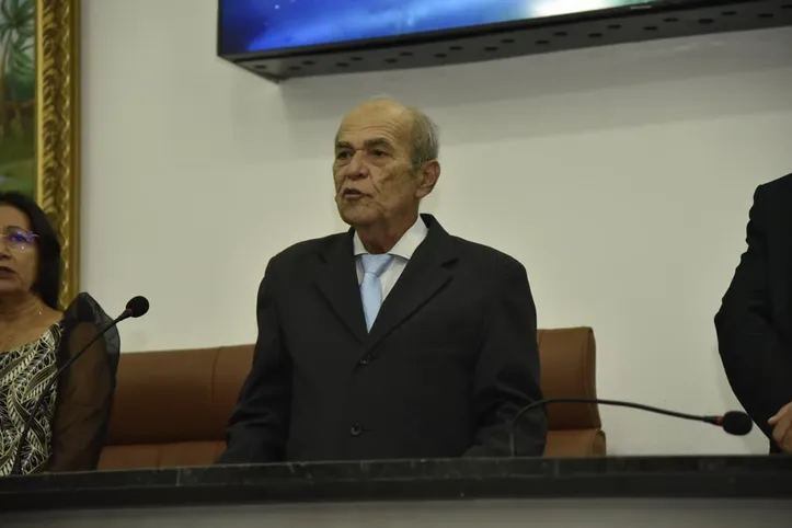 Levi Vasconcelos recebeu homenagem