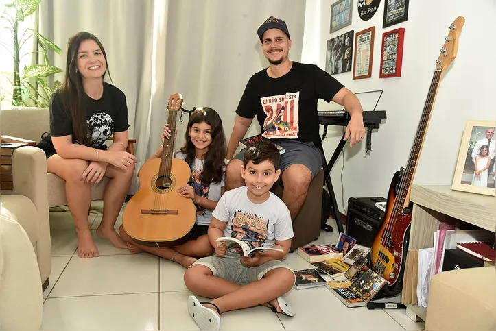 Família de Luis Filipe curte Raul e vai aos tributos