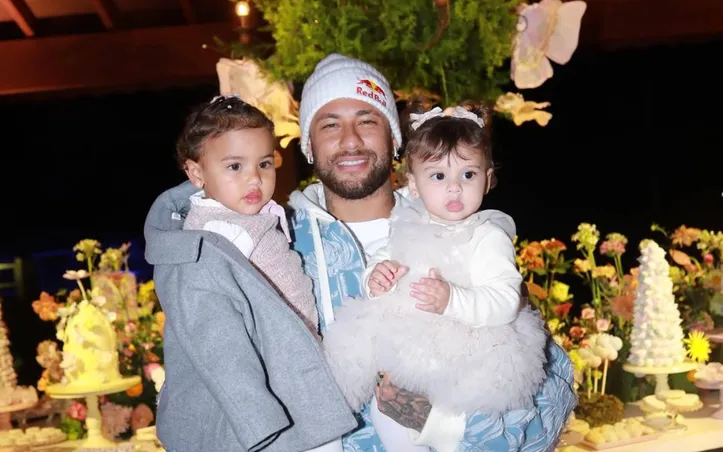 Neymar e filhas