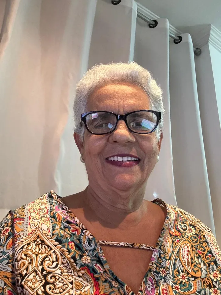 Escritora Laiz Ferreira, de 74 anos