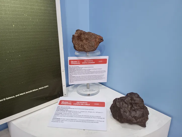 Meteoritos que podem ser tocados na exposição