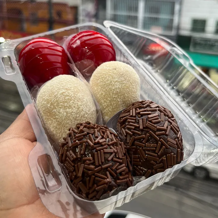 Imagem ilustrativa da imagem Morango do Amor viraliza, zera estoques e muda rotina de confeiteiras