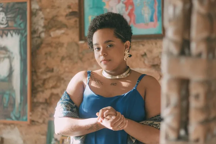 Camila Ceuta, cantora, educadora musical e arte-educadora