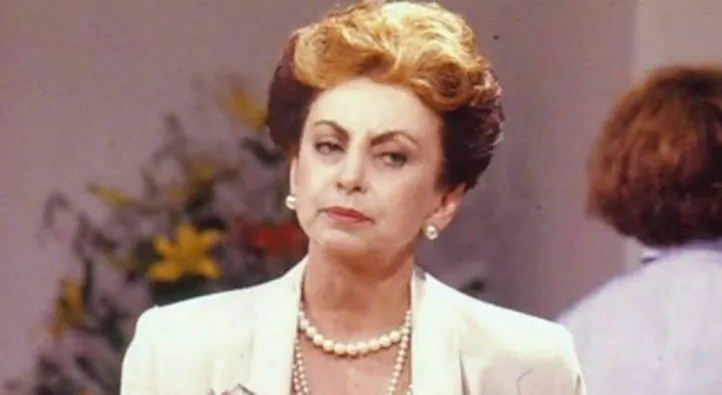 Beatriz Segall interpretando Odete Roitman