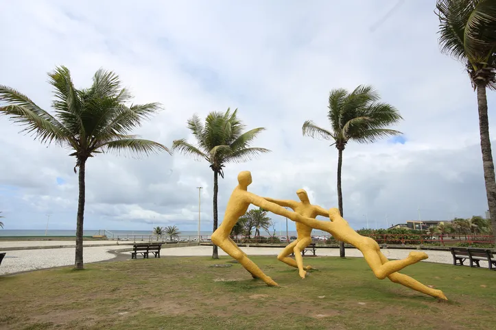 Parque Costa Azul conta com pistas de cooper, parquinhos, ciclovias e academia ao ar livre