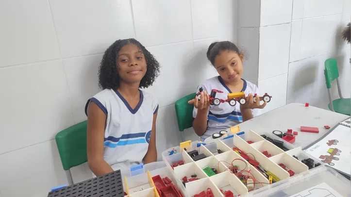 Estudantes da Escola Arlete Magalhães