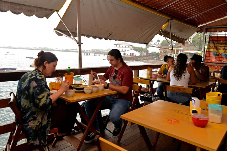 RéRestaurante recebe turistas de várias partes do mundo