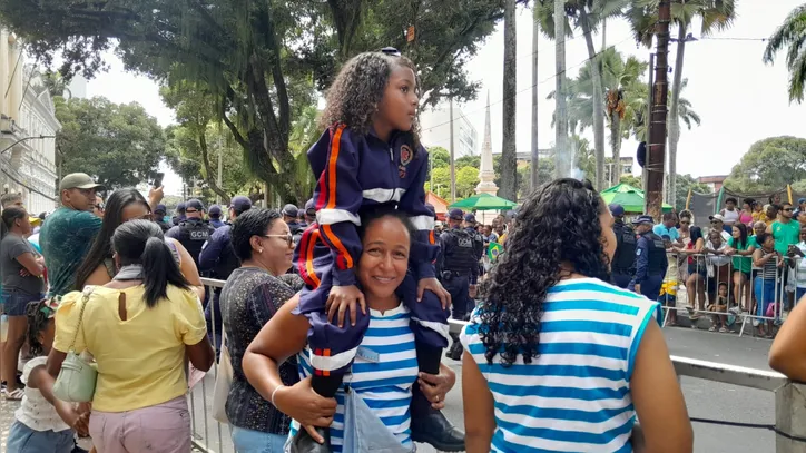 A pequena Sandriny Andrade Cordeiro, 5 anos, homenageou os profissional do Serviço de Atendimento Móvel de Emergência (SAMU).