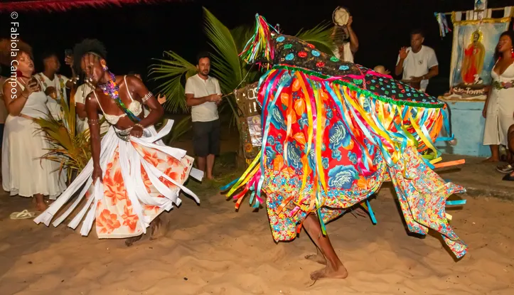 A ação faz parte do projeto LEVANTA POVO! Sambas, Artesanias e Resistências