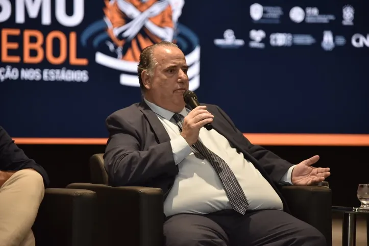 Paulo Sérgio Feuz, Pró-Reitor da PUC