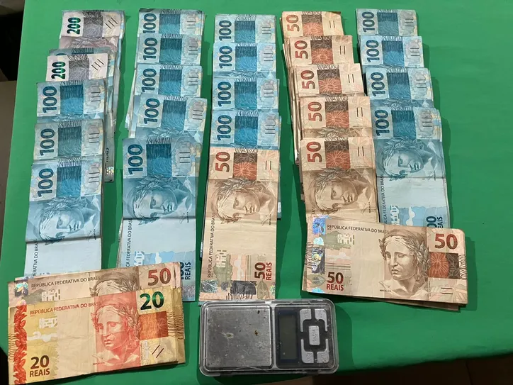 Dinheiro apreendido na operação