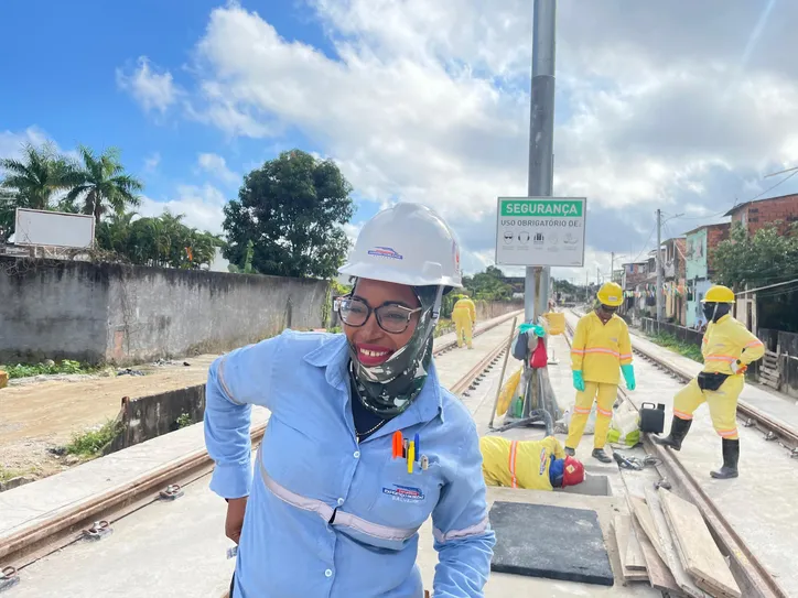 Jaqueline da Silva Conceição, única mestre de obras mulher no projeto