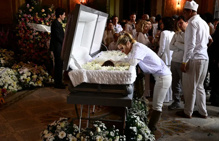 Carolina Dieckmann no funeral de Preta Gil