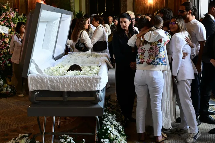 Janja também usou branco