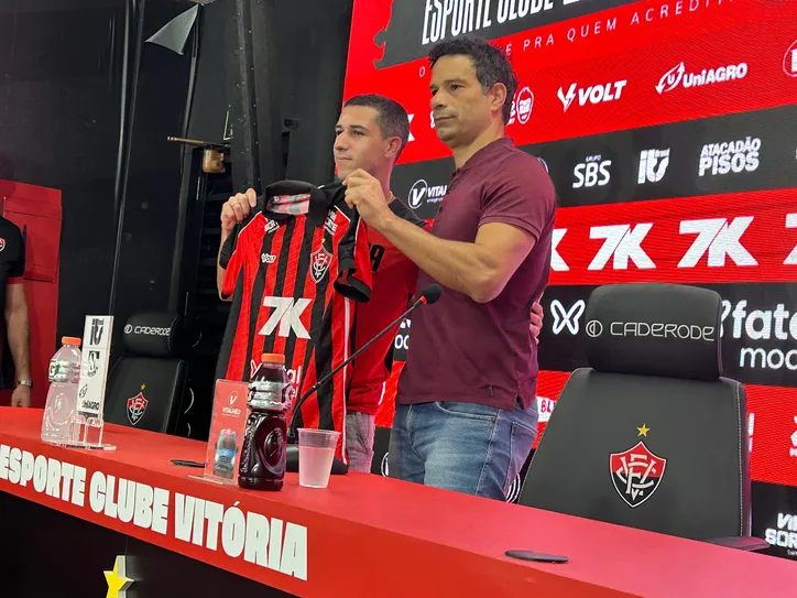 Aitor Cantalapiedra e o executivo Gustavo Vieira
