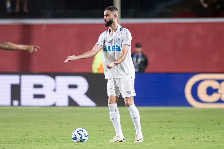 Wagner Leonardo durante o empate entre Vitória e Grêmio