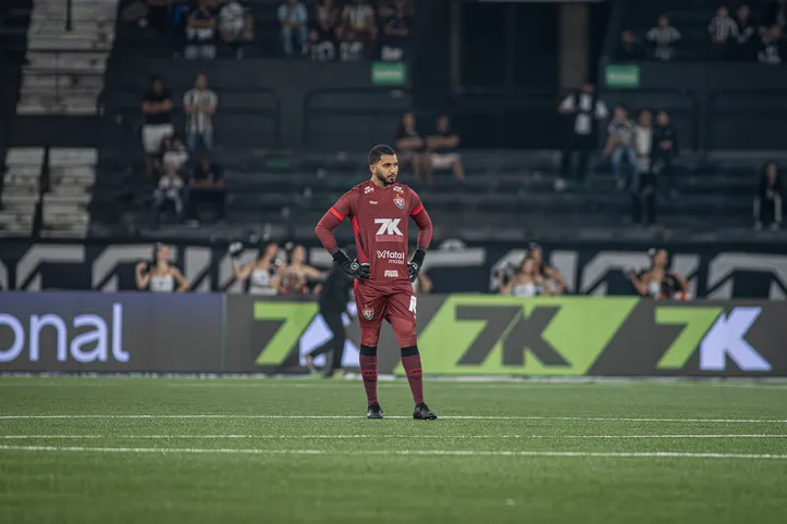 Lucas Arcanjo foi o grande destaque do Vitória na partida