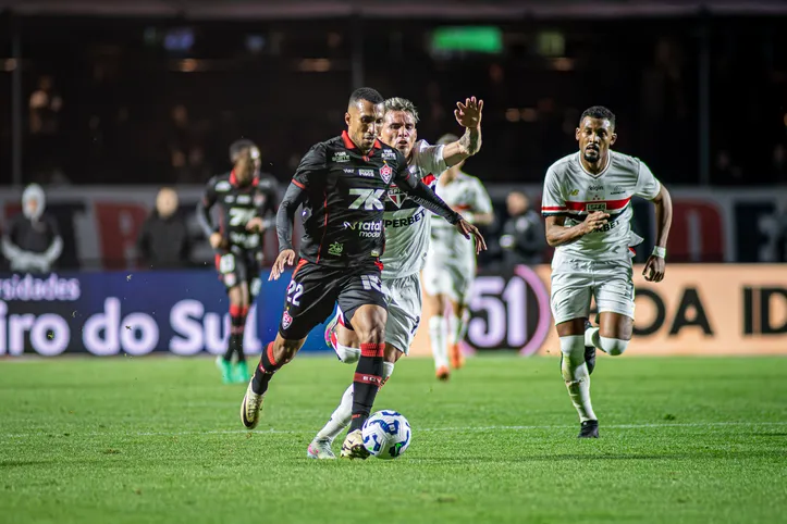 Vitória e São Paulo se enfrentaram pela 19ª rodada do Brasileirão
