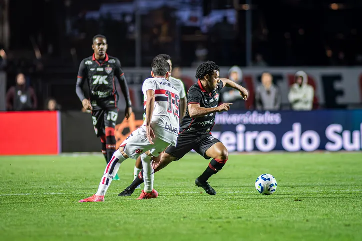 Vitória e São Paulo se enfrentaram pela 19ª rodada do Brasileirão