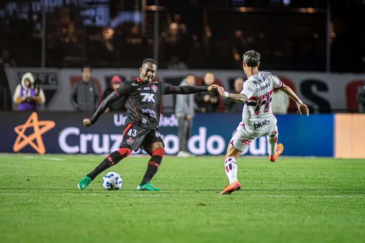 Vitória e São Paulo se enfrentaram pela 19ª rodada do Brasileirão