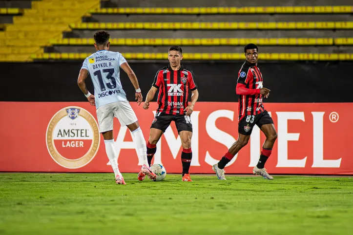 Eliminação do Vitória na Sul-Americana após derrota para a Universidad Catolica