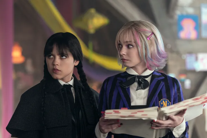 Imagem ilustrativa da imagem Wandinha é só desgosto? A decisão que mudou a nova temporada na Netflix