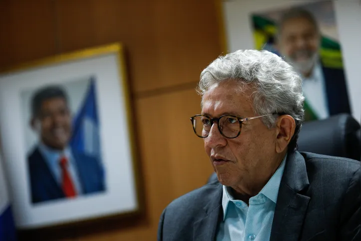 Entrevista com o prefeito de Camaçari, Luiz Caetano