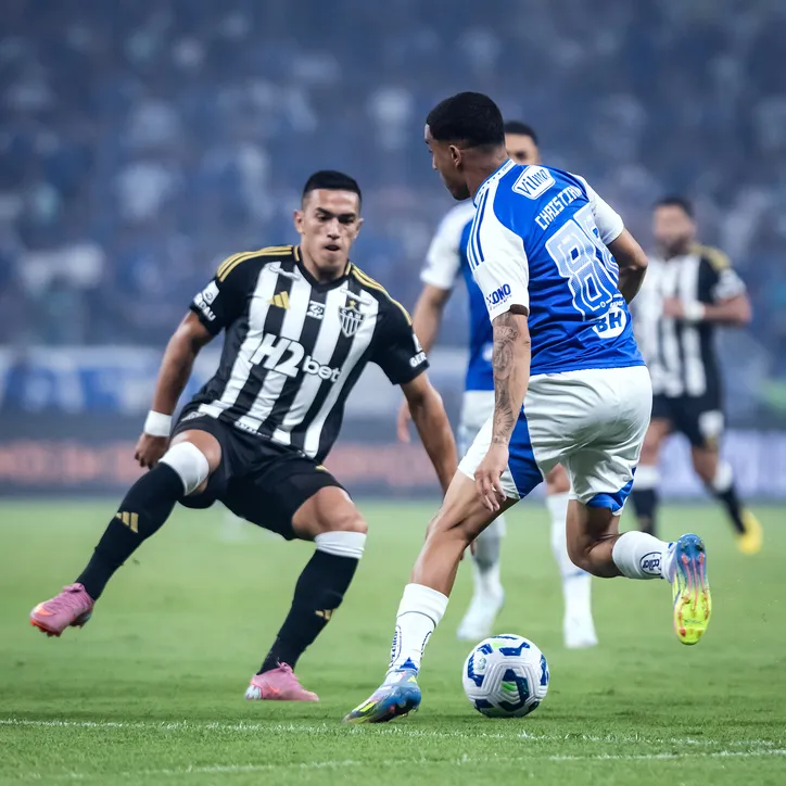 Cruzeiro x Atlético-MG, no Mineirão.

Foto: Gustavo Aleixo/Cruzeiro 

IMPORTANTE: Imagem destinada a uso institucional e divulgação, seu uso comercial está vetado incondicionalmente por seu autor e o Cruzeiro Esporte Clube. 

IMPORTANT: image intended for institutional use and distribution. Commercial use is prohibited unconditionally by its author and Cruzeiro Esporte Clube.