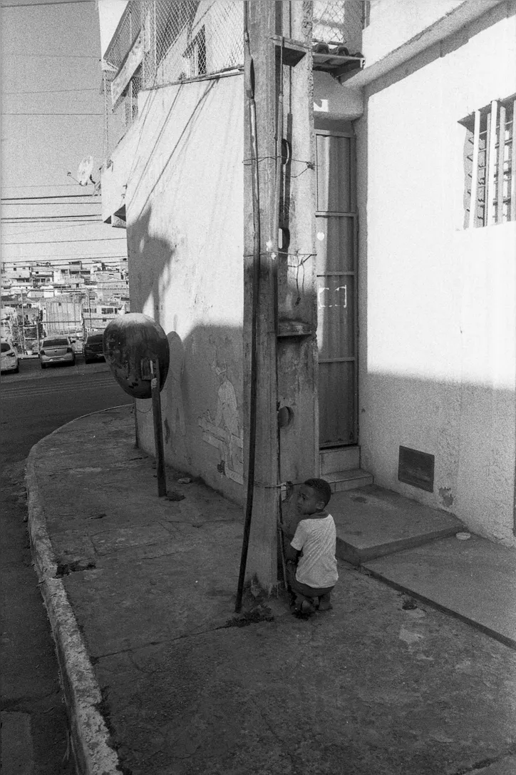 Imagem ilustrativa da imagem Arte, corpo e ancestralidade: a noite como protagonista na nova mostra no Rio Vermelho