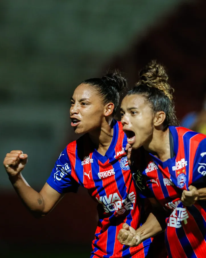 Jogadoras do Bahia comemorando gol sobre o Atlético-MG