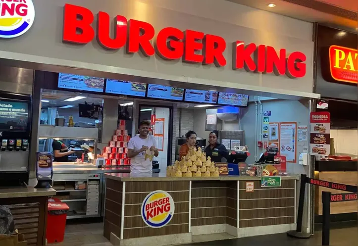 Imagem ilustrativa da imagem Burger King afunda em dívidas, pede falência e deixa país