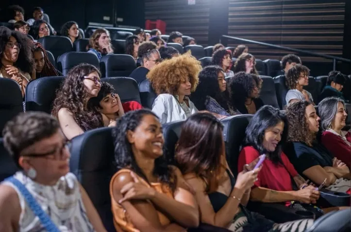 Cineclube Violeta é um clube itinerante com foco em produções relacionadas à mulheres