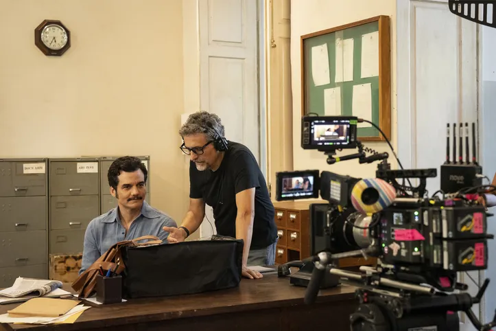 Imagem ilustrativa da imagem Com Wagner Moura contido e potente, O Agente Secreto sinaliza maturidade do cinema brasileiro rumo ao Oscar