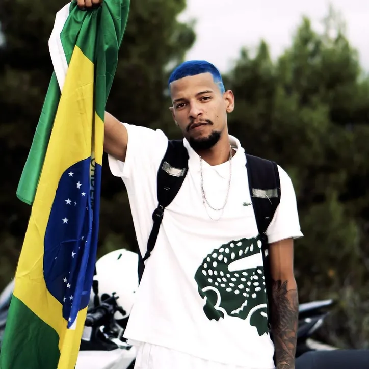 Amigo de infância de Derua, o rapper baiano DSB atualmente mora na França