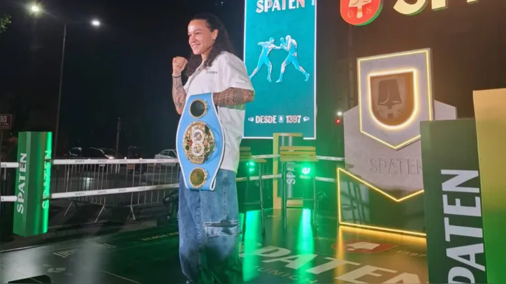 Bia Ferreira no evento da Spaten Fight Night