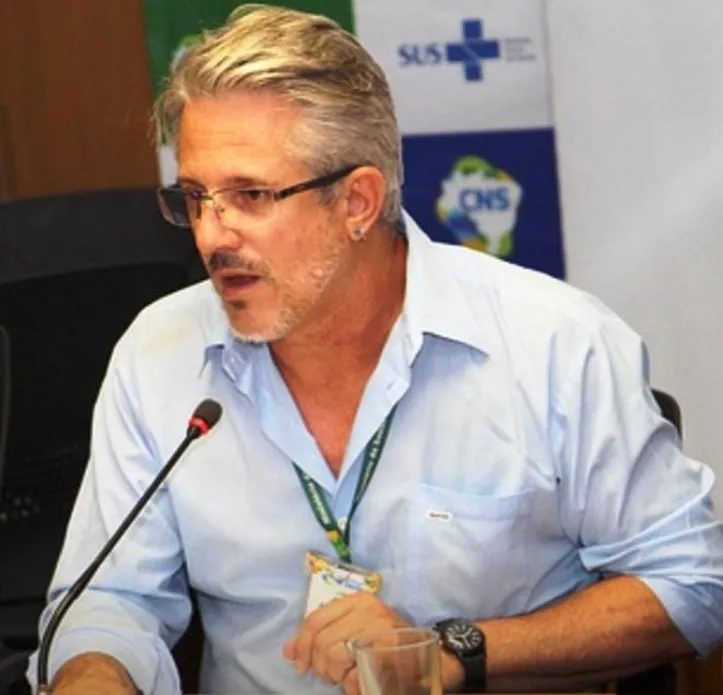 Moysés Toniolo, coordenador de Direitos Humanos e fundador da RNP+ Bahia (2000)