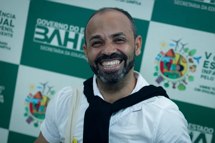 Professor de Ciências, Mirez Carvalho