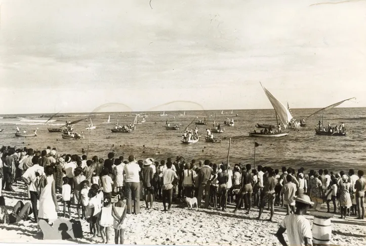 Movimento de saída da procissão em 1972