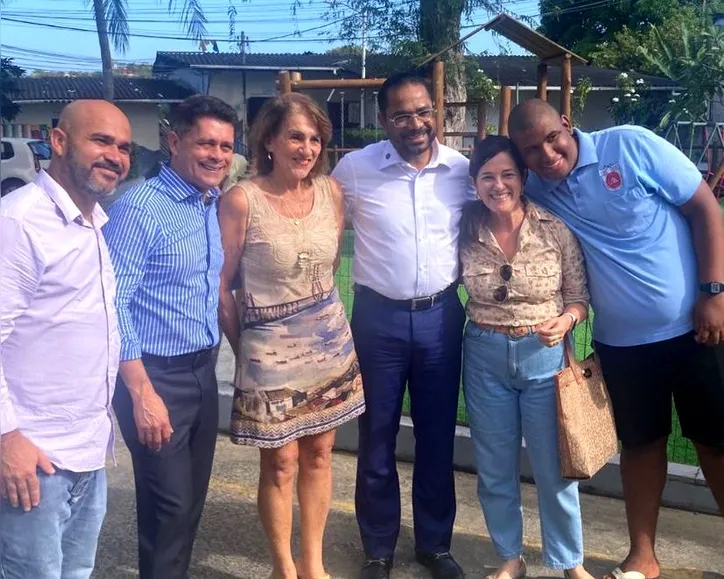 Márcio Marinho, Luís Carlos e Graça Gomes durante visita ao Lar Vida