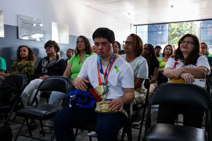 Comemoração do dia do paradesporto e atleta paralímpico