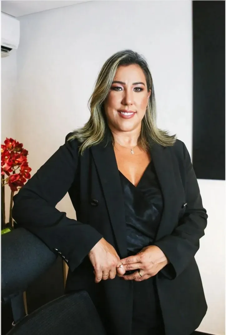 Jamile Mascarenhas, advogada atuante na área imobiliária e condominial