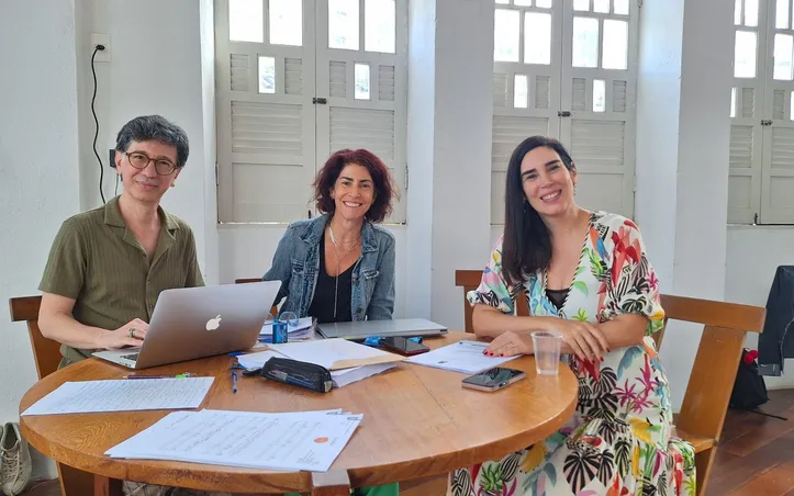 A equipe formada por Kleber Montanheiro, Daniela Cury e Marília Toledo, respectivamente