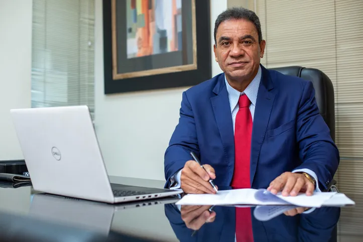 O advogado
Arcênio
Rodrigues
da Silva