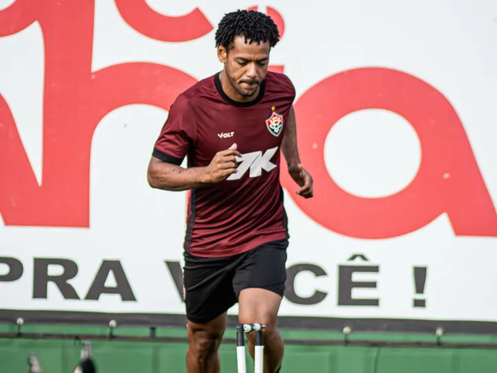 Romarinho jogou apenas 71 minutos pelo Vitória