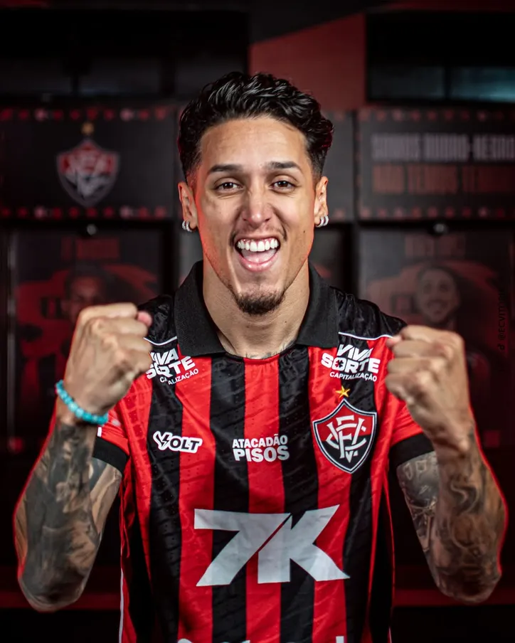 Kike Saverio chega ao Vitória sem custos de transferência