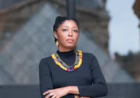 Exposição Brasil–França reúne obras de mulheres negras de 10 países